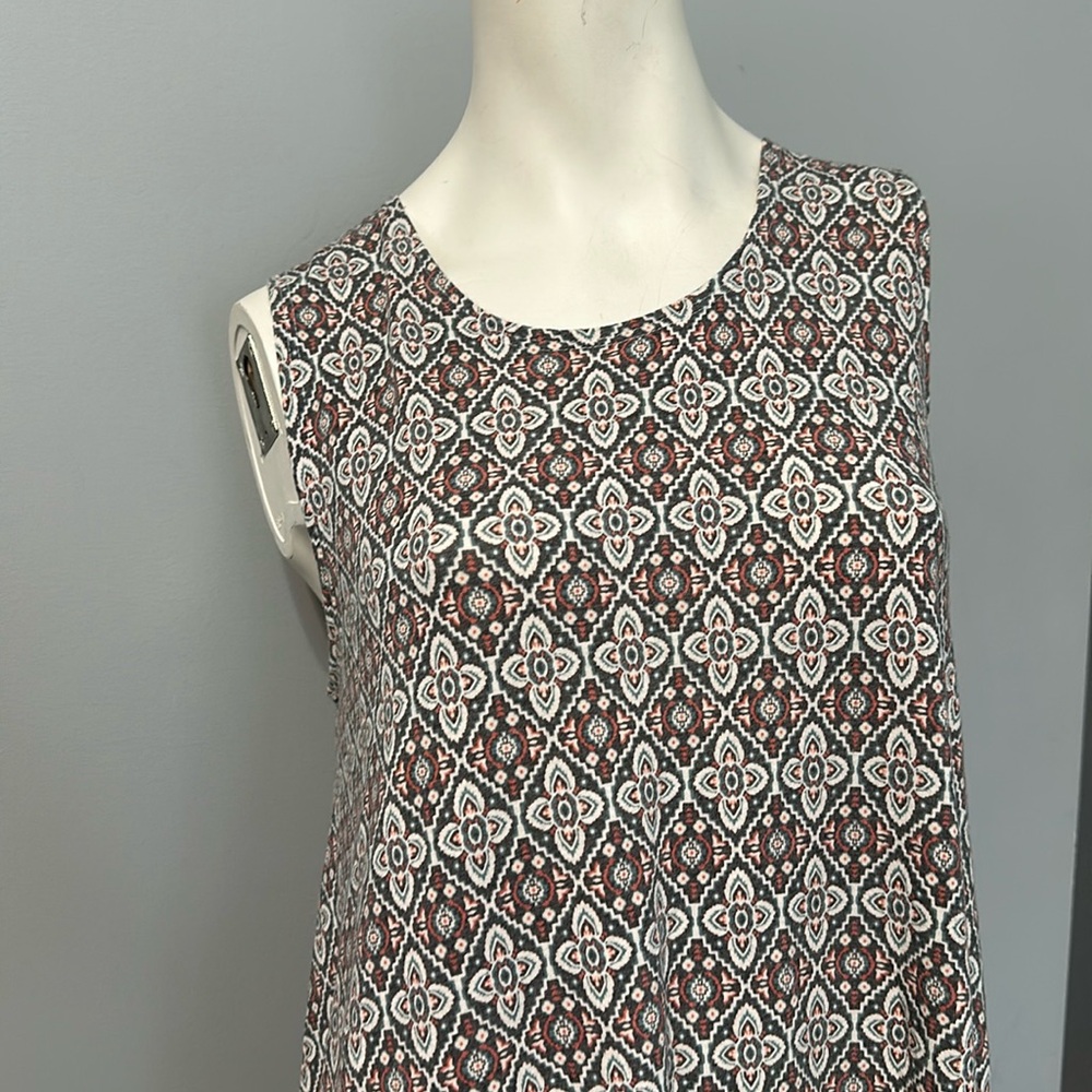 Tres’ Bien knit dress, size Medium. Rayon & Polyester. Create a bundle and save!